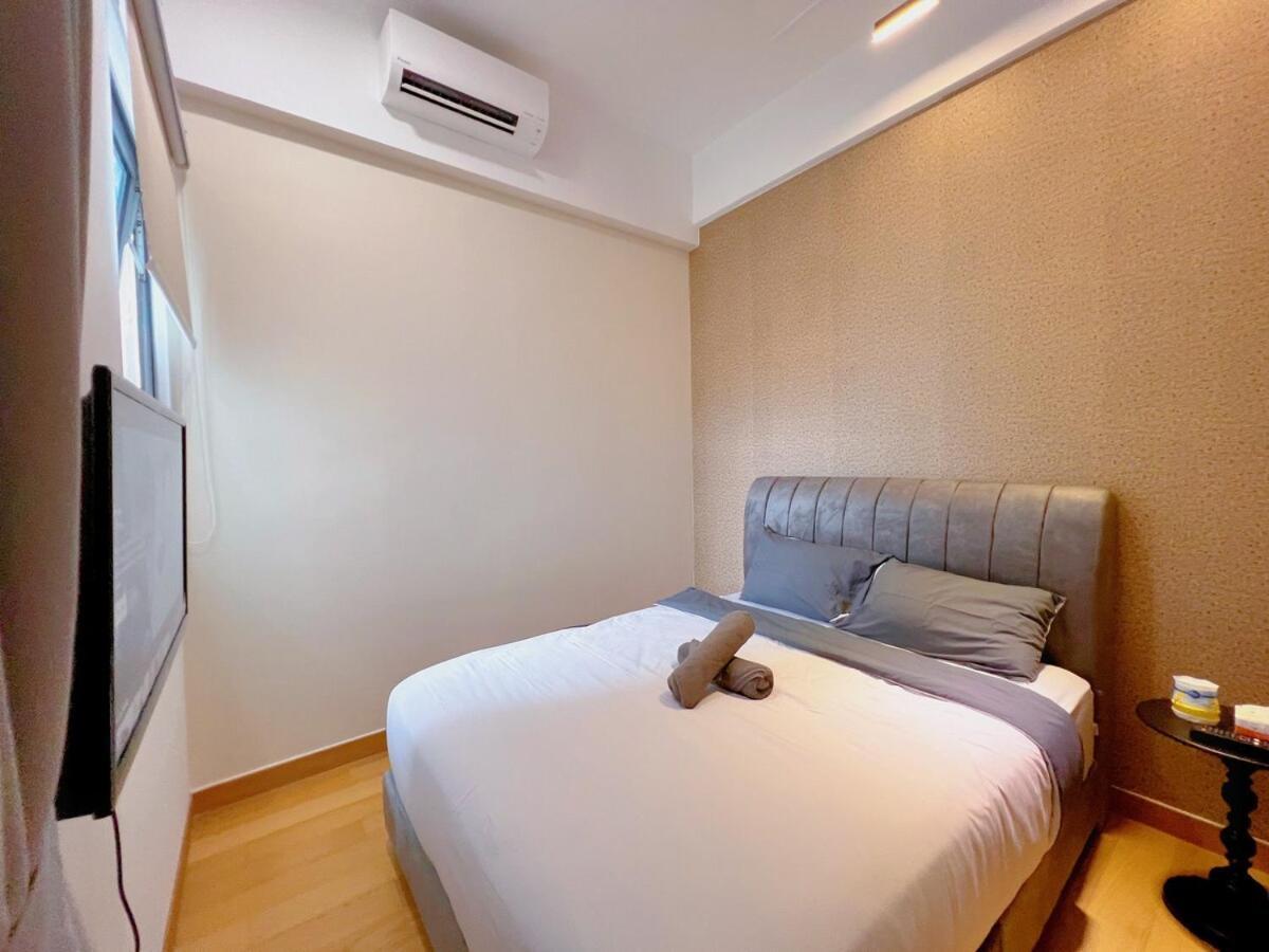 2px Comfy The Luxe By Infinitum, Quill Mall & Monorail *