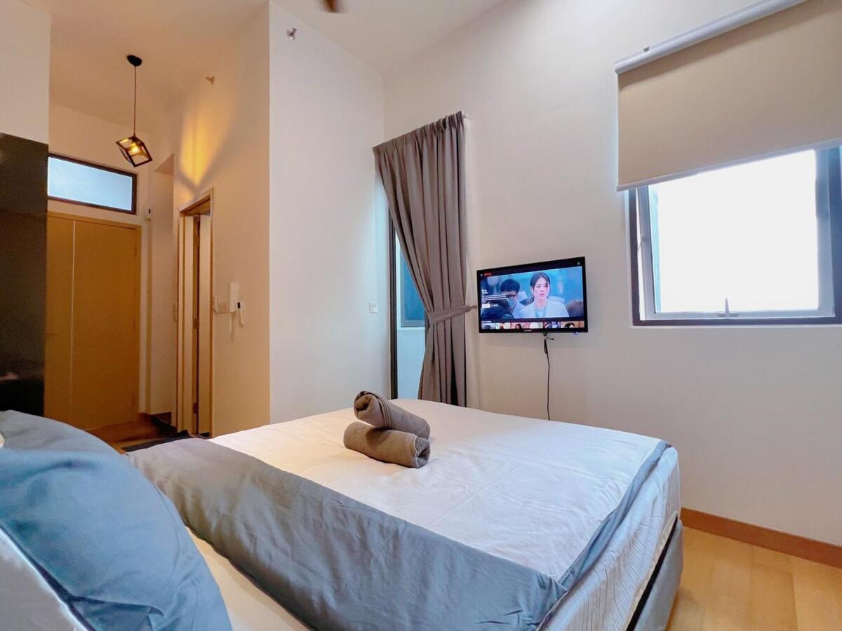 2px Comfy The Luxe By Infinitum, Quill Mall & Monorail
